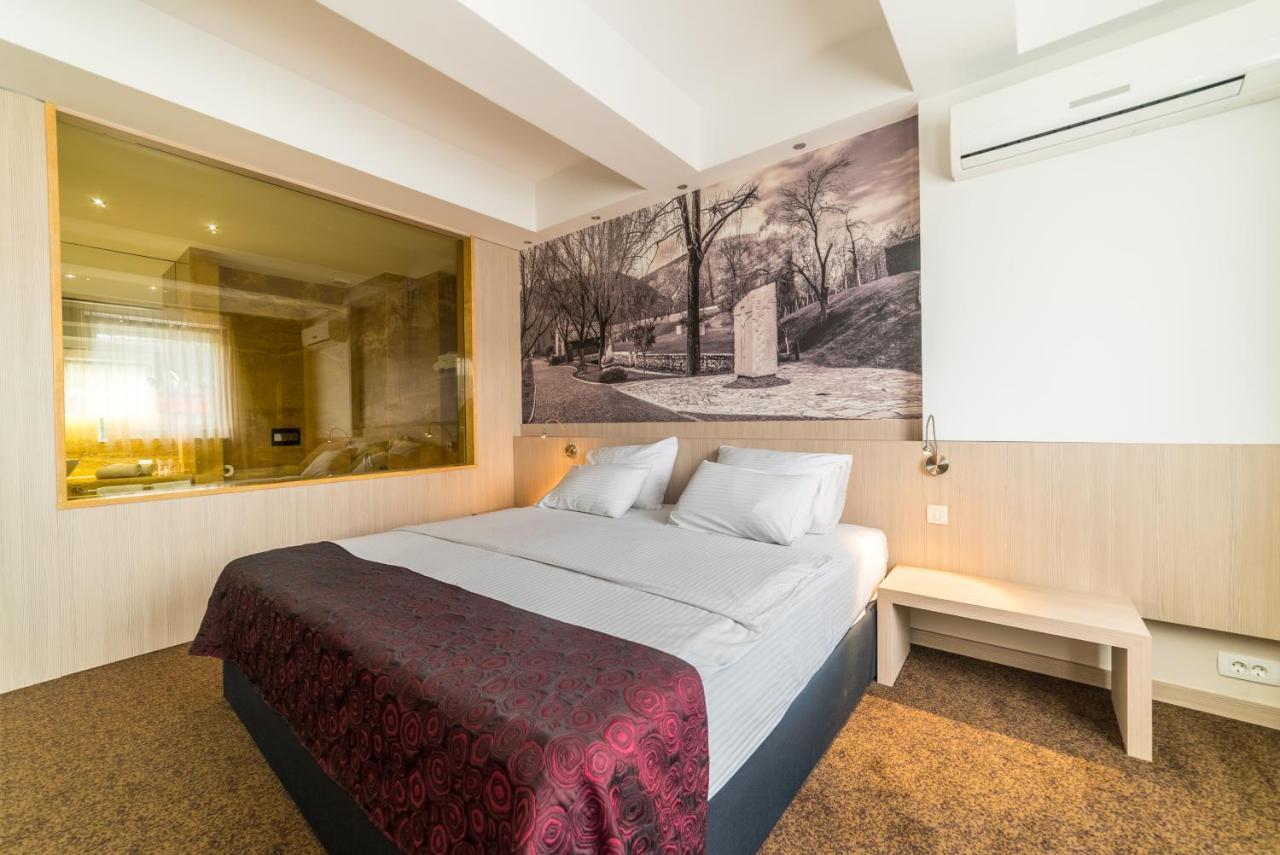 City Hotel Mostar Bagian luar foto